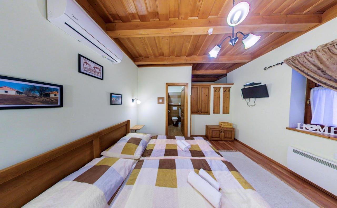 Toth Vendeghaz Es Apartmanhaz Ujfeherto ภายนอก รูปภาพ