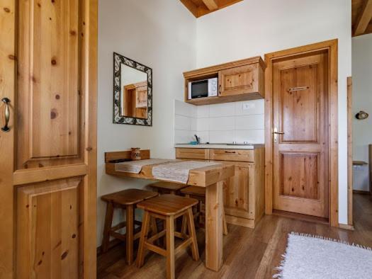 Toth Vendeghaz Es Apartmanhaz Ujfeherto ภายนอก รูปภาพ