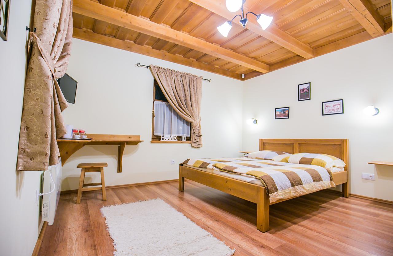 Toth Vendeghaz Es Apartmanhaz Ujfeherto ภายนอก รูปภาพ