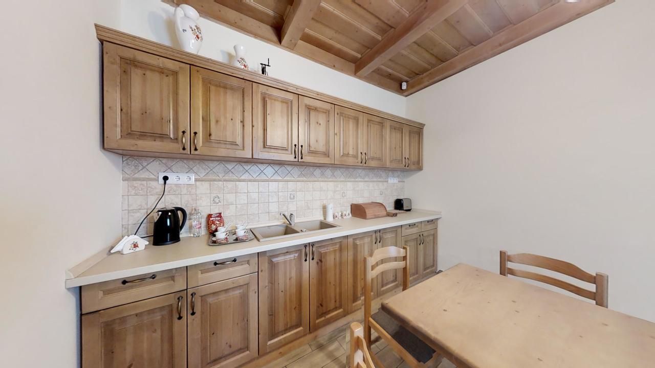 Toth Vendeghaz Es Apartmanhaz Ujfeherto ภายนอก รูปภาพ