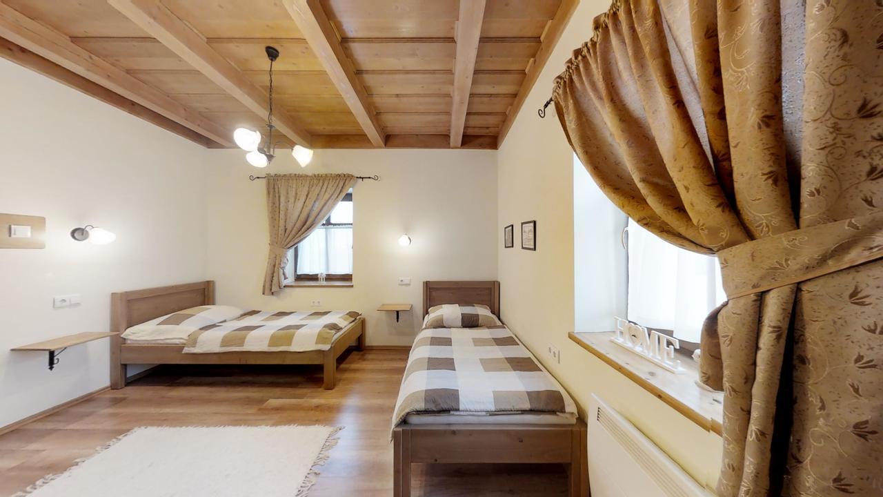 Toth Vendeghaz Es Apartmanhaz Ujfeherto ภายนอก รูปภาพ