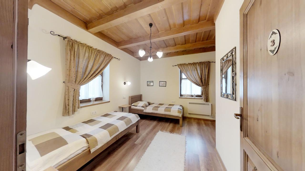 Toth Vendeghaz Es Apartmanhaz Ujfeherto ภายนอก รูปภาพ