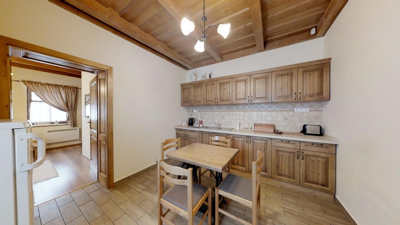 Toth Vendeghaz Es Apartmanhaz Ujfeherto ภายนอก รูปภาพ