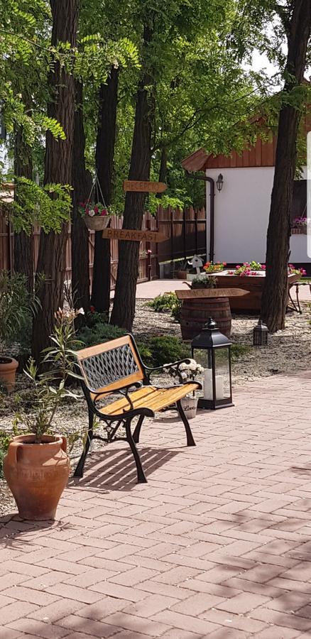 Toth Vendeghaz Es Apartmanhaz Ujfeherto ภายนอก รูปภาพ