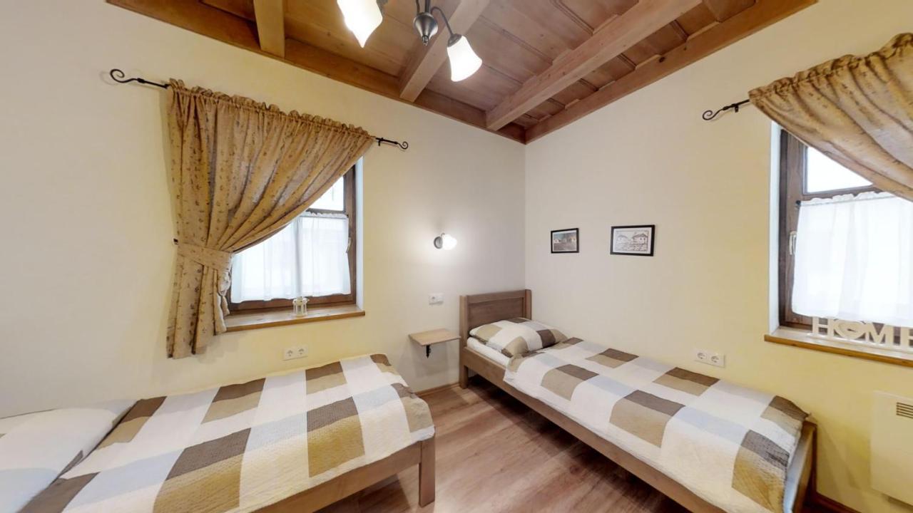 Toth Vendeghaz Es Apartmanhaz Ujfeherto ภายนอก รูปภาพ