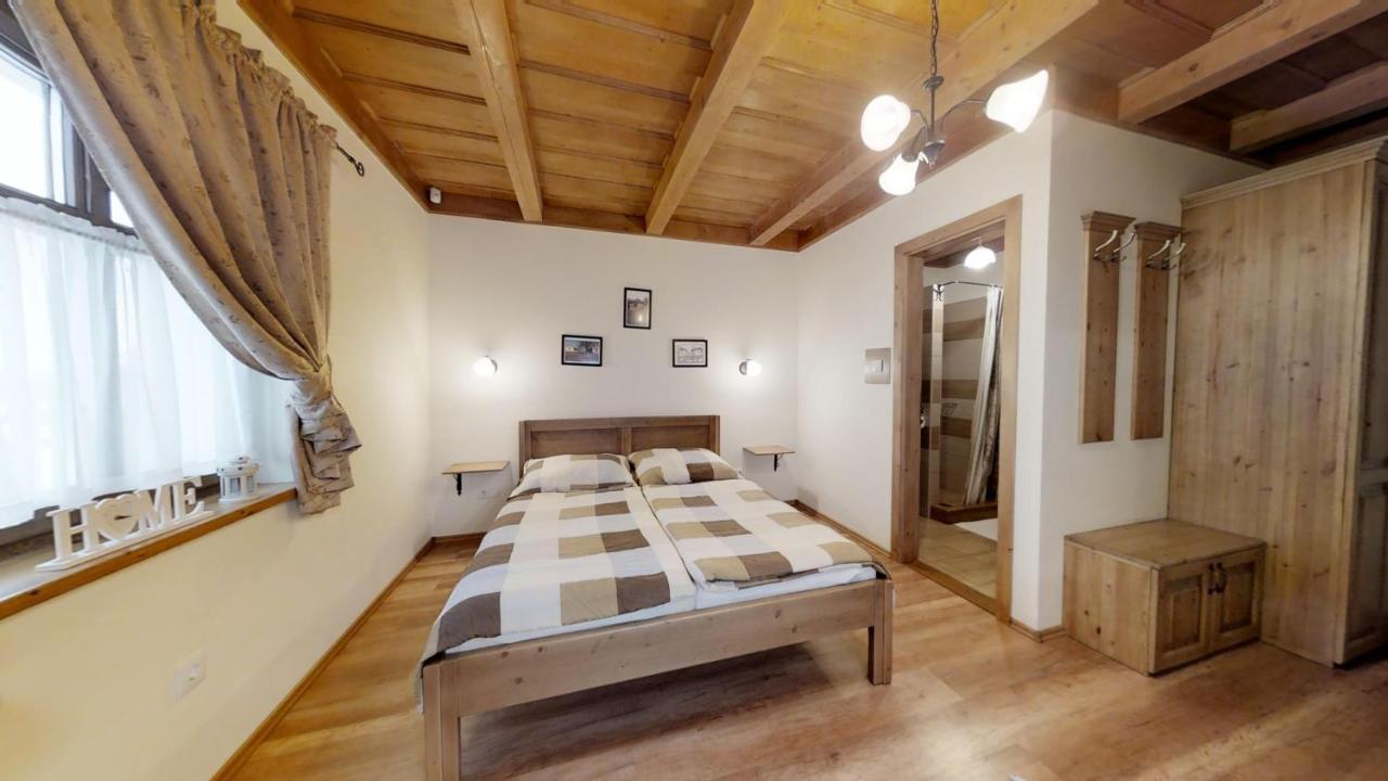 Toth Vendeghaz Es Apartmanhaz Ujfeherto ภายนอก รูปภาพ