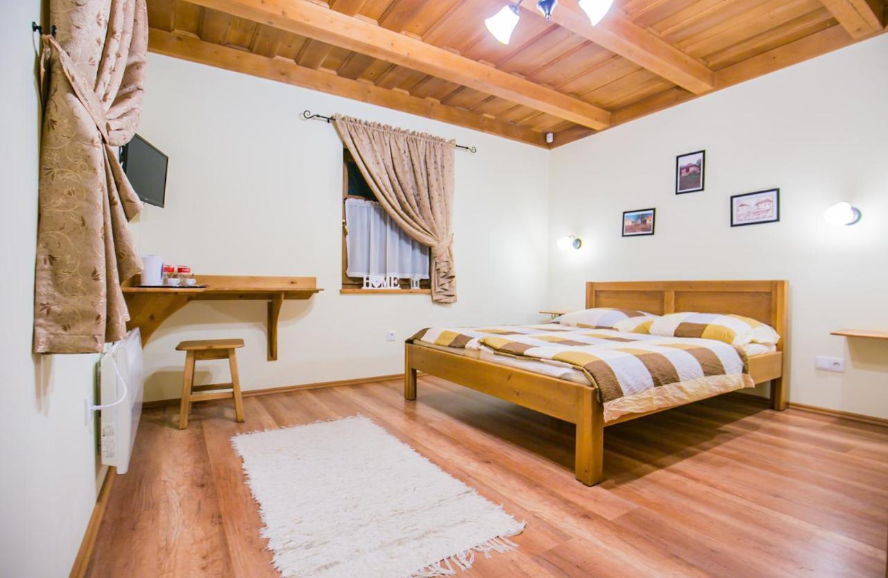 Toth Vendeghaz Es Apartmanhaz Ujfeherto ภายนอก รูปภาพ